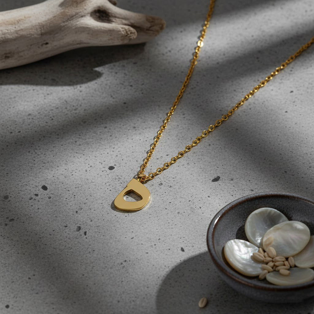 Minimalist Arabic Script Dal Necklace
