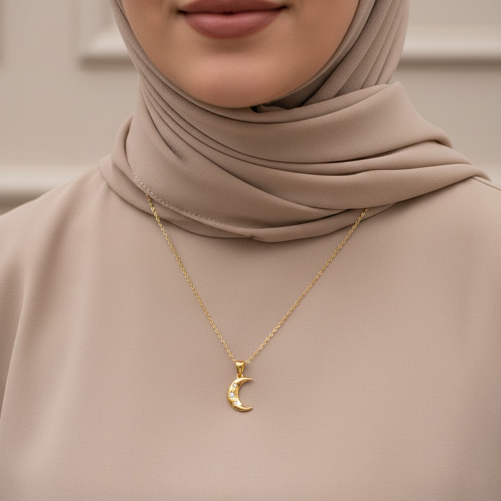 Safa Crescent Light Necklace